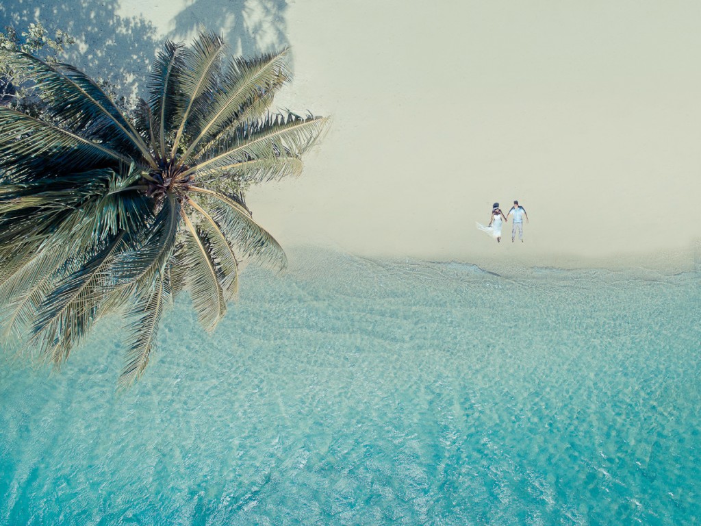 Tahiti drone wedding photos in Moorea