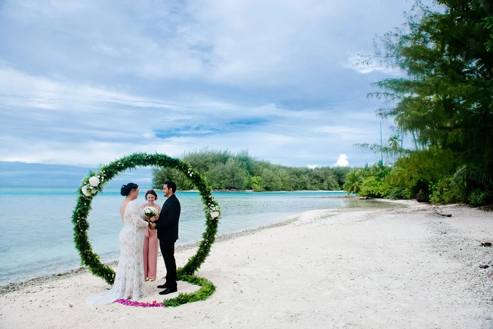 Private beach wedding ceremony in Moorea