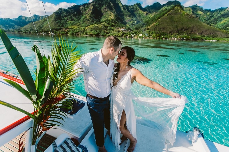 Tahiti wedding venues sailing boat vows ceremony