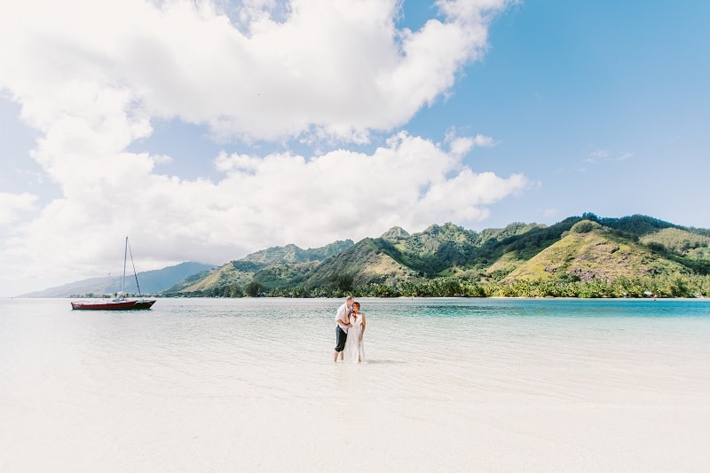 Tahiti wedding venues sailing boat vows ceremony
