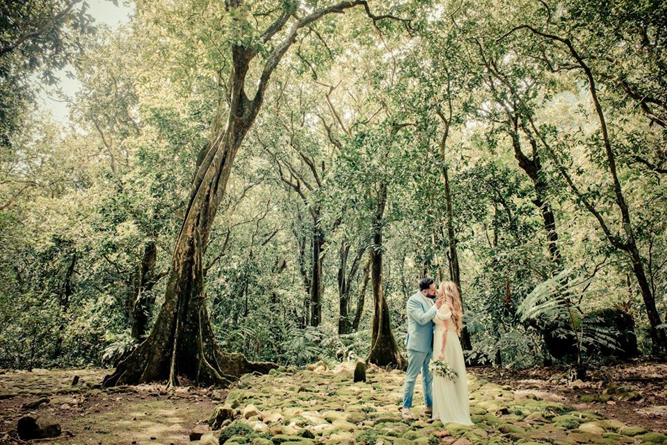 Photo Shooting in the tropical forest of Moorea