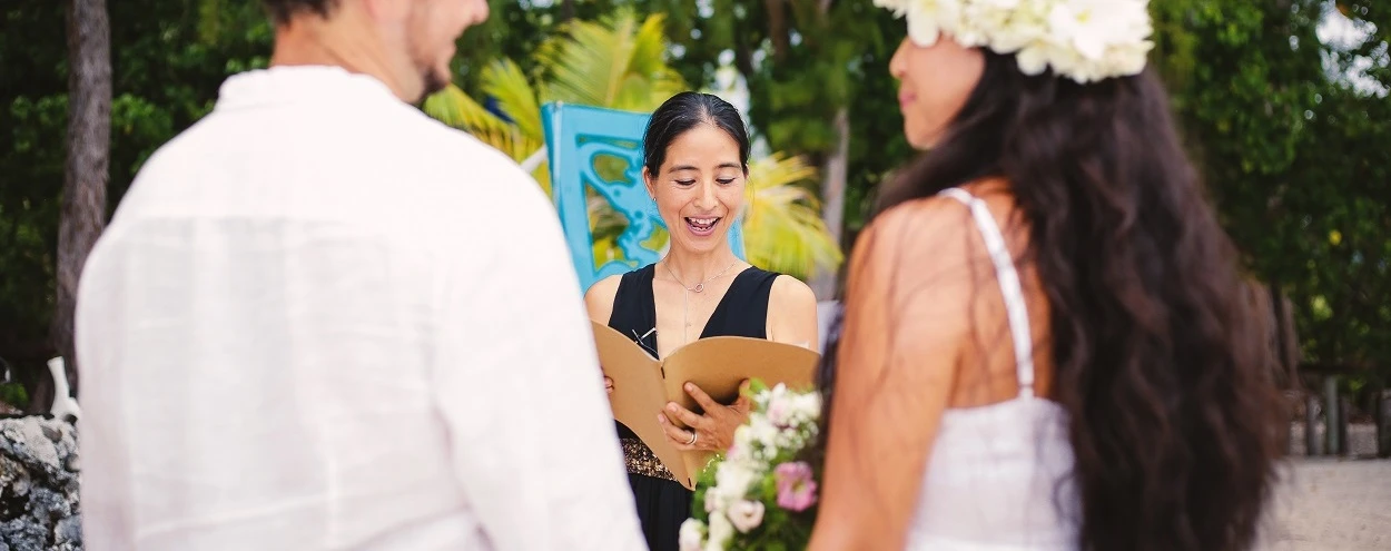 Moorea Bora Bora Officiant